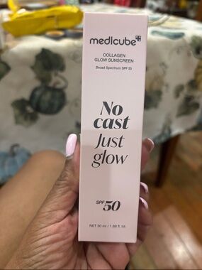 Medicube Collagen Glow Sunscreen SPF 50 — Pink No Cast Glow